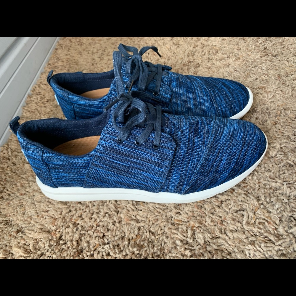 Women’s Tom’s sneakers